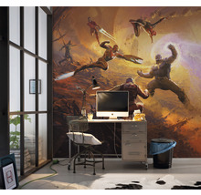 Kantoor met bureau, stoel en muurschildering met Marvel thema