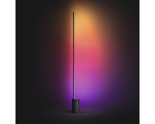 Slanke staande lamp met kleurveranderingsfunctie voor sfeervolle verlichting