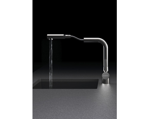 Keukenkraan met stromend water