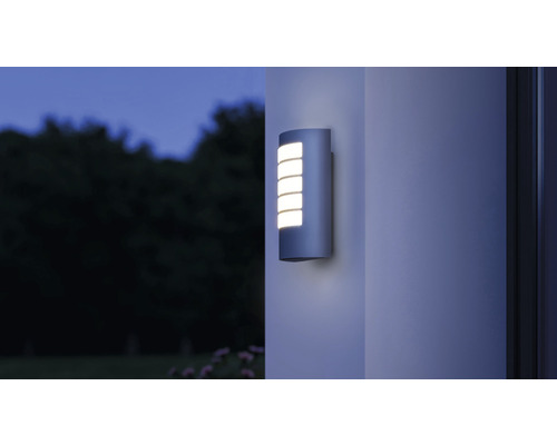 Buitenwandlamp met rechthoekige lichtelementen voor het verlichten van buitenruimtes