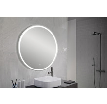 Moderne badkamer met ronde spiegel met verlichting, wastafel en douche