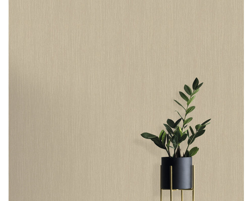 Beige structuurbehang met plant in pot