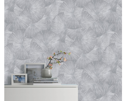 Kamer met vliesbehang met grafisch patroon.