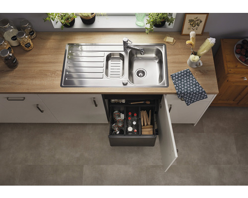 Spoelbak en onderkast met afvalscheidingssysteem in een keukenblok