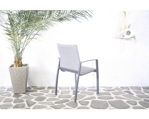 Tuinstoel met armleuningen en stoffen bekleding