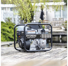 Hyundai waterpomp op houten ondergrond