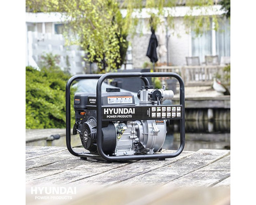 Hyundai waterpomp op houten ondergrond