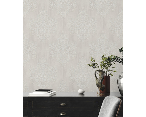 Decoratief behang met ornamentmotief in de woonkamer