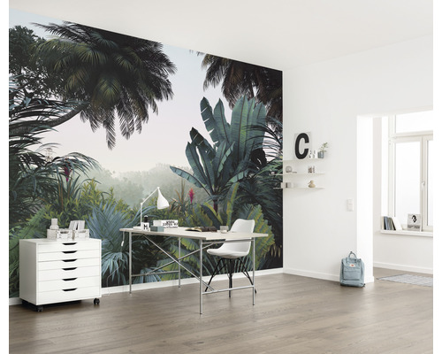 Woonkamer met jungle fotobehang, bureau en rolcontainer