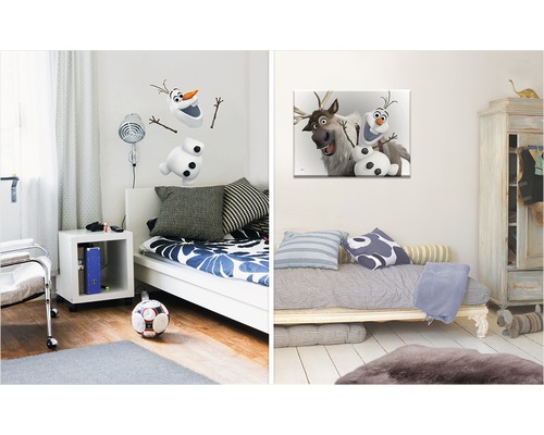 Twee kinderkamers met bedden, decoraties en meubels in een helder design.