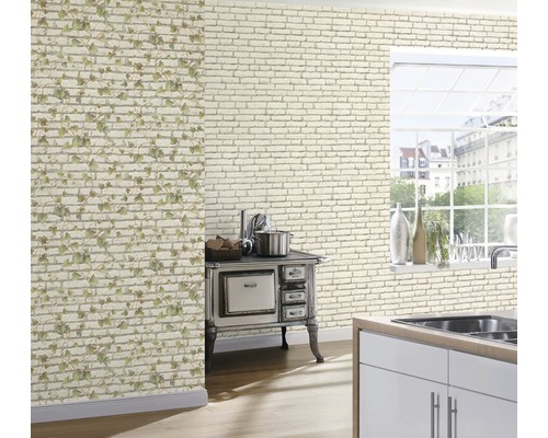 Lichte ruimte met baksteenmotief behang, oven en raam