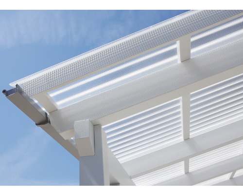 Detailopname van een paviljoen met transparant dak en regenpijp