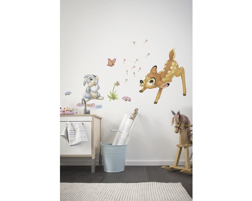 Kinderkamer met muurstickers van Bambi en Stampertje