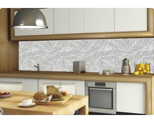 Keukenachterwand met bladmotief in een moderne keuken