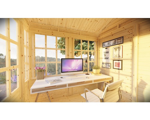 Houten tuinhuis met werkplek, bureau, computer en ramen