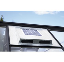 Kasraam met zonnepaneel voor automatische ventilatie