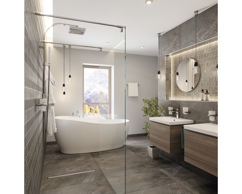 Lichte badkamer met douche, bad en dubbele wastafel