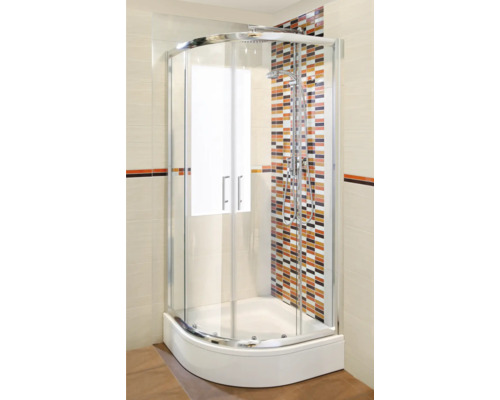 Hoekdouche met heldere glazen wand en douchekop