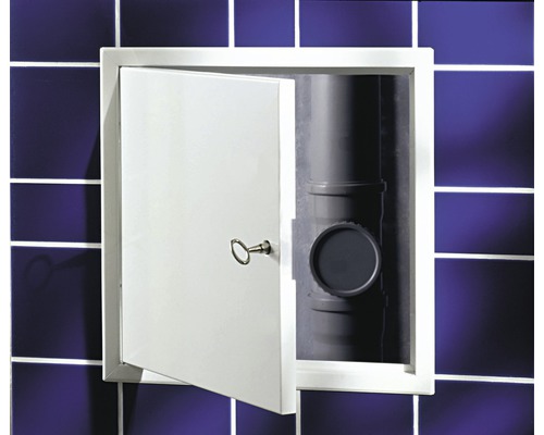 Geopend inspectieluik in badkamer