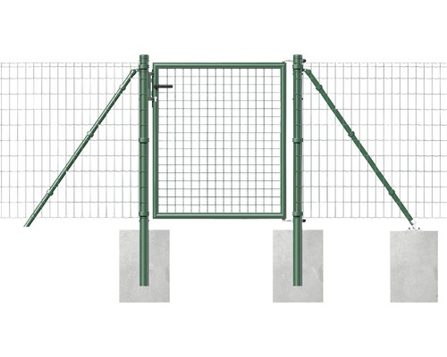 Tuinpoort met gaas en palen in betonnen fundering