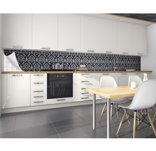 Moderne keuken met spatwandfolie in damastdesign