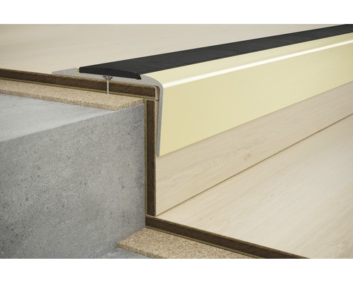 Traprand met antislipstrip voor traprenovatie