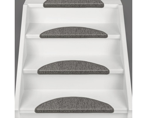 Trap met grijze trapmatten