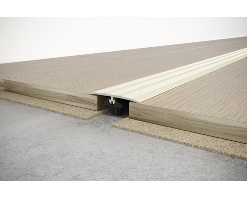 Aluminium vloerprofiel tussen twee houten vloeren