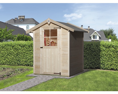 Houten tuinhuis met deur en raam in de tuin