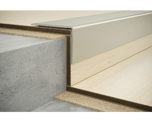 Trapprofiel op betonnen trap met laminaatvloer