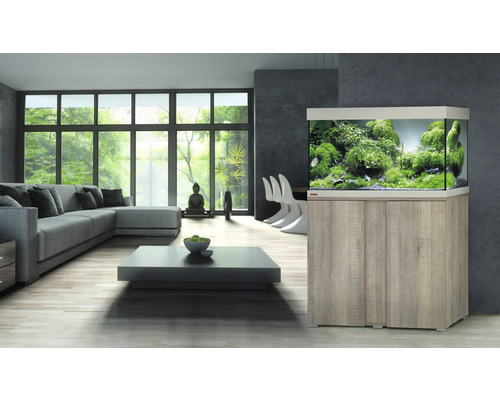 Ingericht aquarium met onderkast in woonkamer