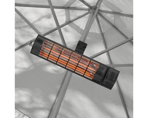 Aan een parasol gemonteerde terrasverwarmer