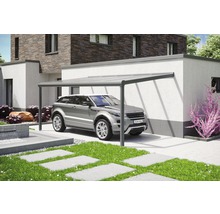 Moderne aluminium carport met auto voor een huis