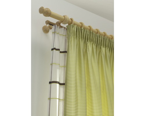 Dubbele gordijnroede met gordijnen