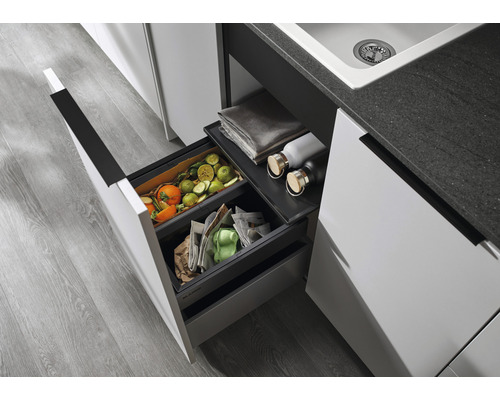 Keukenlade met afvalbakken en opbergruimte voor keukengerei