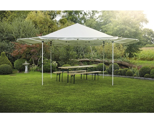 Partytent met biertafel in de tuin
