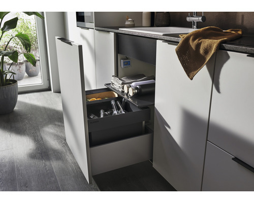 Keukenscène met open ladesysteem voor het opbergen van keukengerei