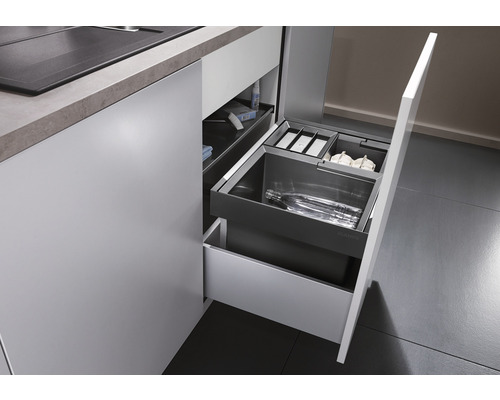 Keukenkast met uittrekbare lade en opbergsysteem voor keukengerei