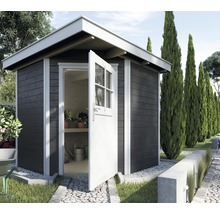Houten tuinhuis met open deur en ramen