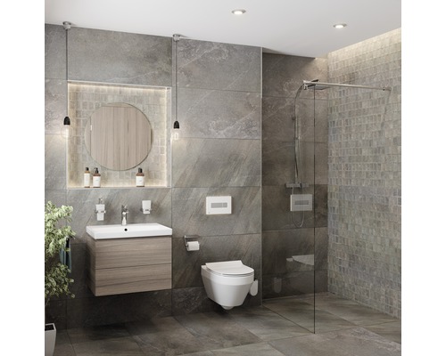 Moderne badkamer met wastafel, spiegel, toilet en douche onder grijze tegels