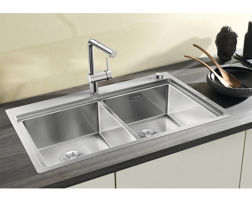 Spoelbak met twee bakken en kraan van roestvrij staal