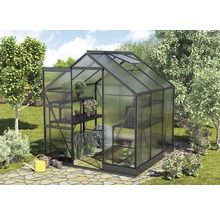 Tuinkas met planken in de tuin