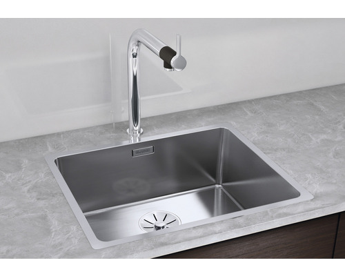 Roestvrijstalen spoelbak met kraan