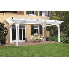 Witte houten pergola met zitgroep op een terras