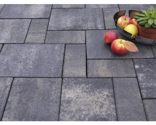 Bestrating met fruitschaal en appels