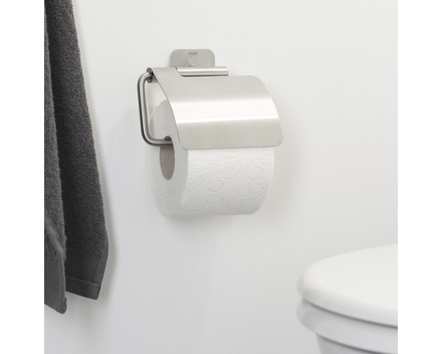 Toiletpapierhouder met deksel en rol toiletpapier