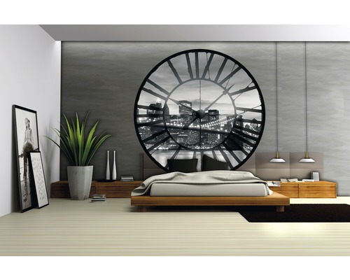 Slaapkamer met groot wandklokontwerp met skyline