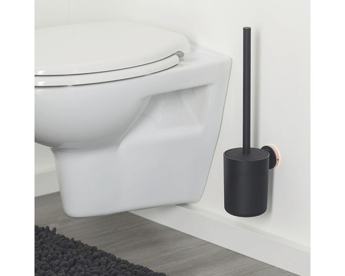 Wandhangend toilet met toiletborstel en houder