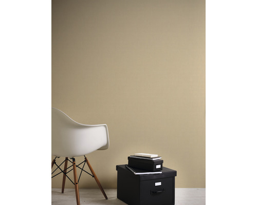 Wanddecoratie met stoel en opbergdozen