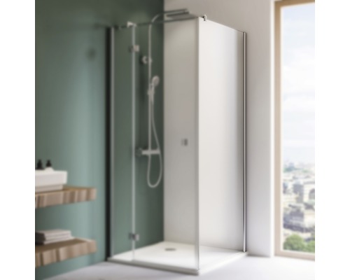 Hoekdouche met douchekop en douchebak in de badkamer